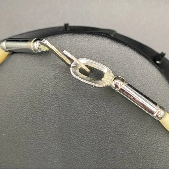 Vintage Collar Necklace with Silver Tone and Cream Links - Picture 12 of 12